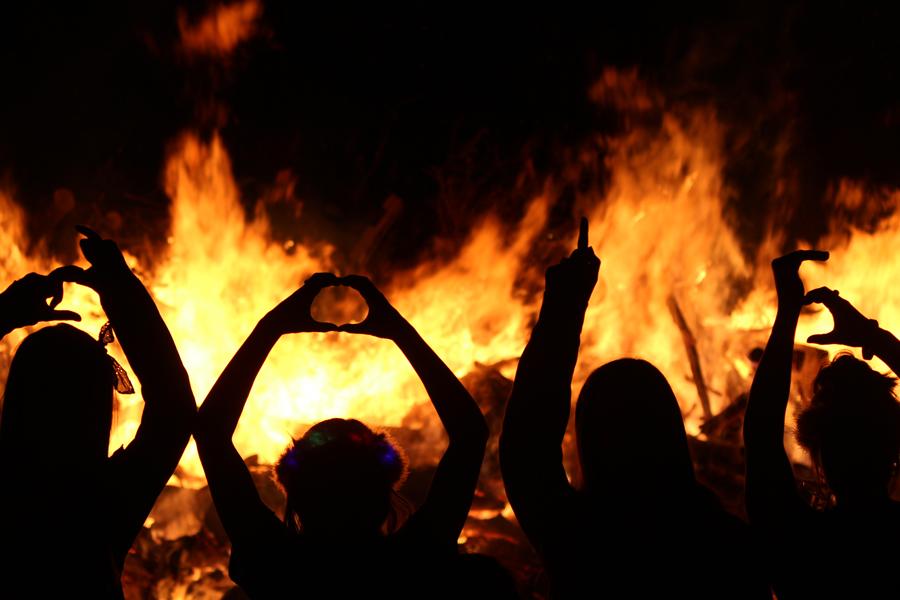 Last time--
Seniors signify their class in front of the Oct. 2 homecoming bonfire.
