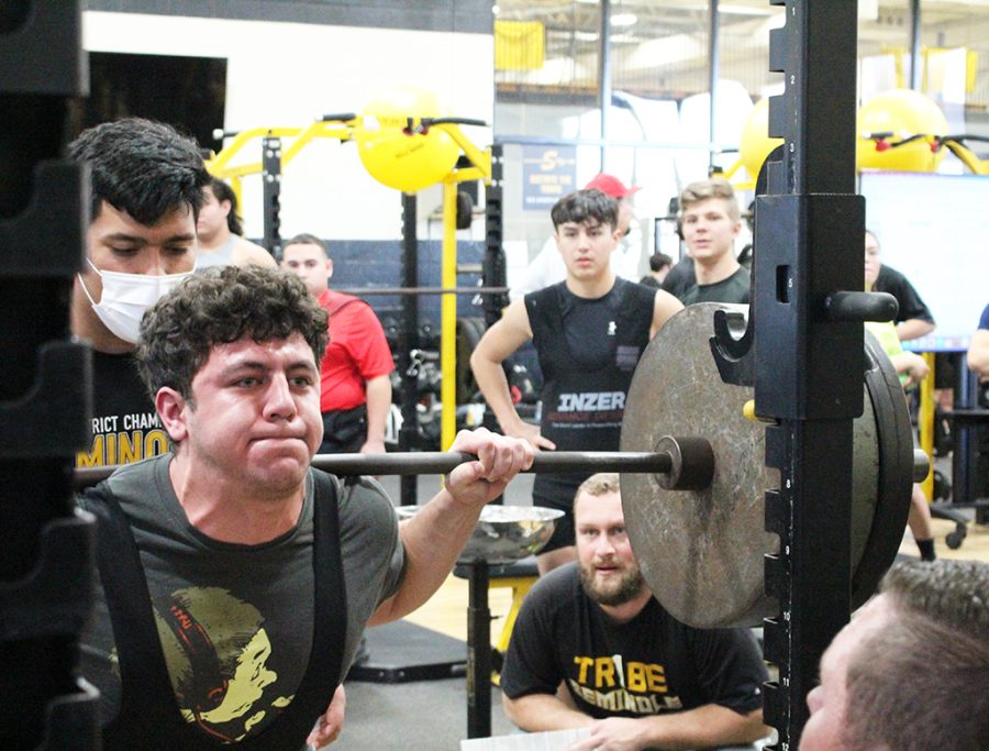 Huge%21%21--Powerlifting+Coach+Bo+Dickinson+watches+at+senior+Alex+Wootton+squats+600+pounds+during+the+trip+meet+on+Jan.+13.+Wootton+took+first+in+the+220-pound+division%2C+lifting+a+total+of+1%2C550+pounds.