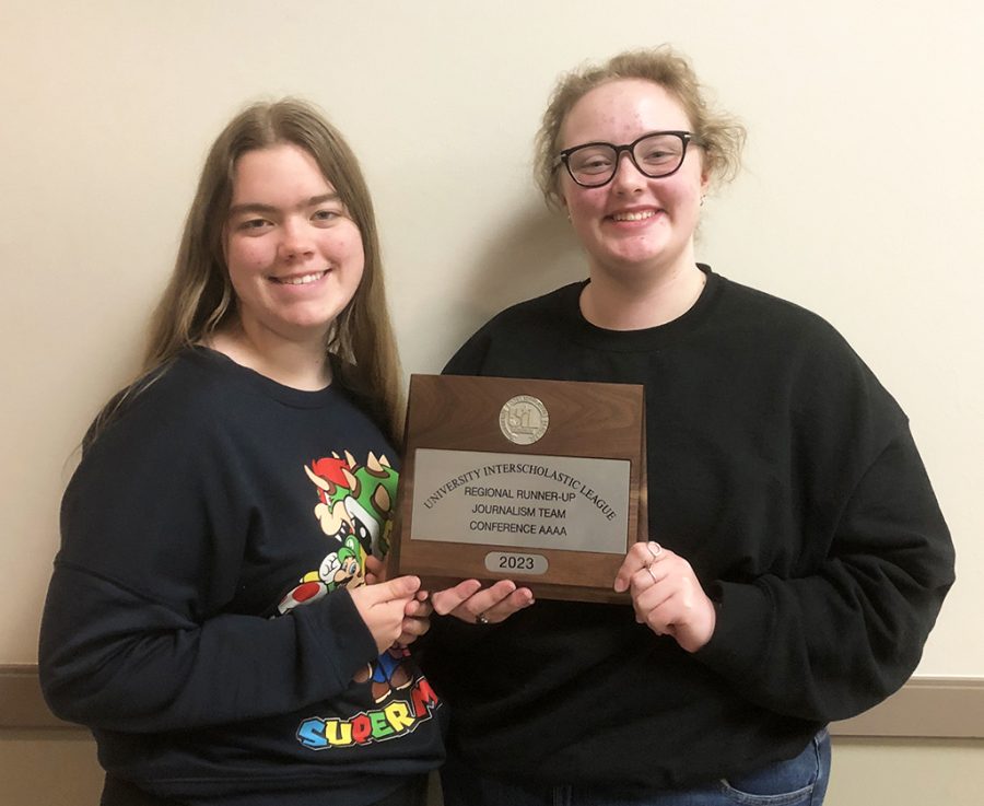 Region+runner-up+team--Seniors+Rachel+Froese+and+Heidi+Giesbrecht+earned+44+points+and+the+second+place+team+spot+for+journalism+at+Texas+Tech+on+April+22.+Giesbrecht+qualified+for+state+in+editorial%2C+features+and+headlines.